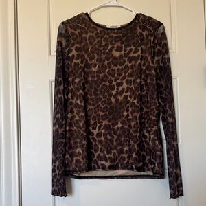 Chic Leopard Long Sleeve Top